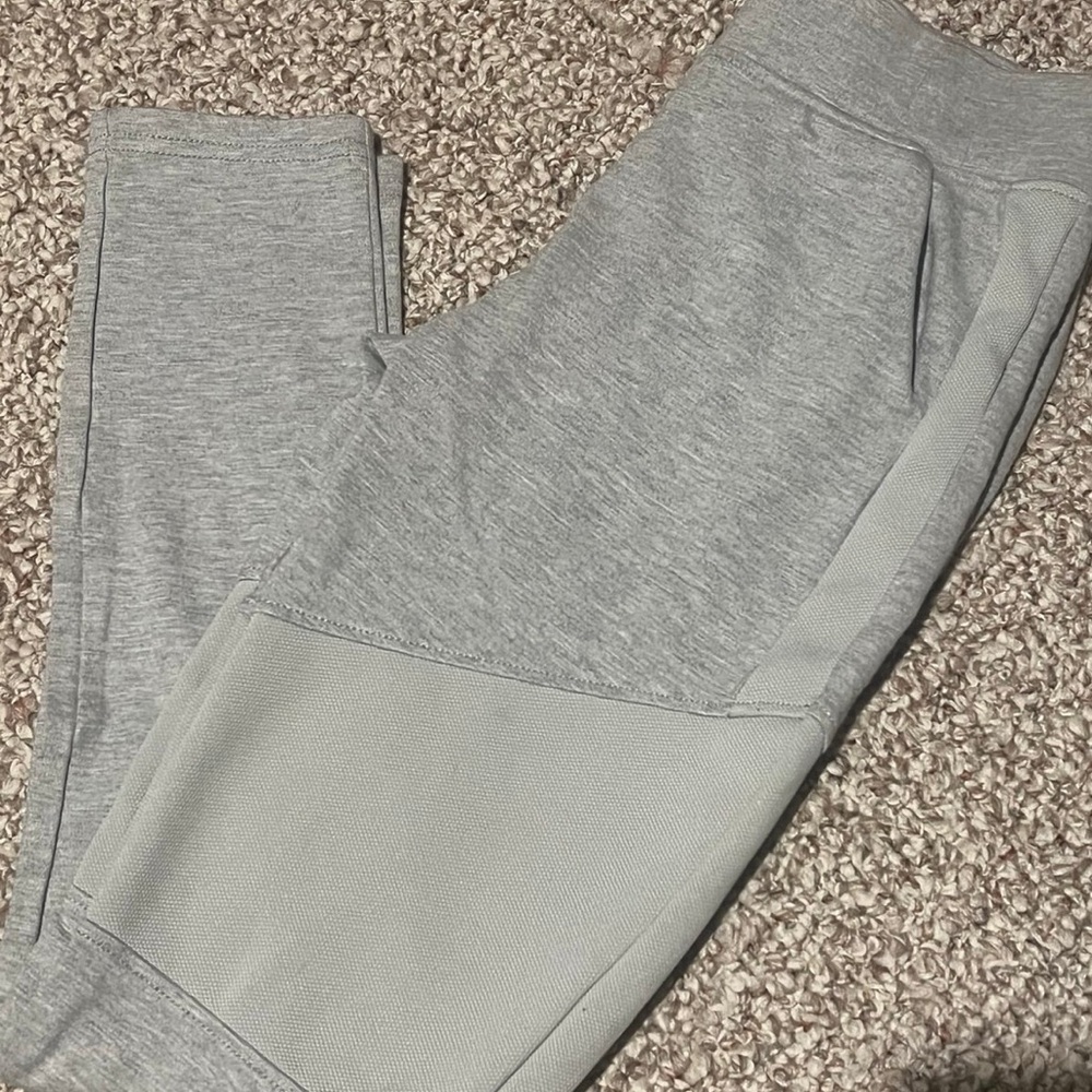 Women’s Grey leggings